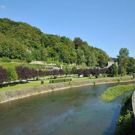 Peaceful & Garden بيت للعطل دربي